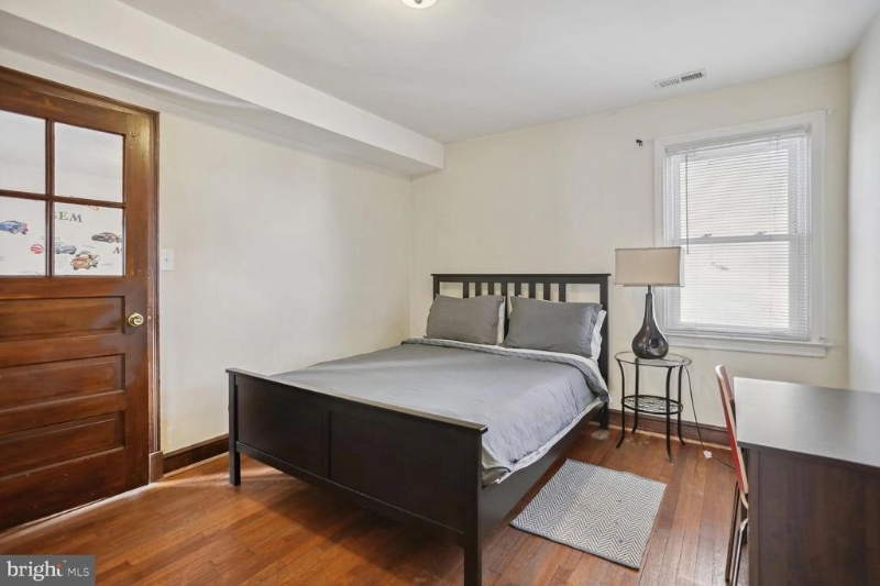 844 Sligo Ave - Photo 5 of 17