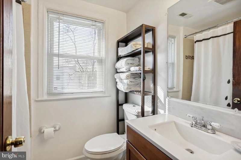 844 Sligo Ave - Photo 6 of 17