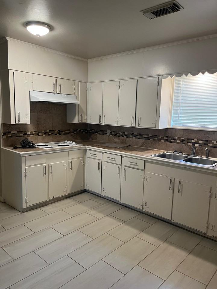 720 S 9th St - Photo 7 of 21