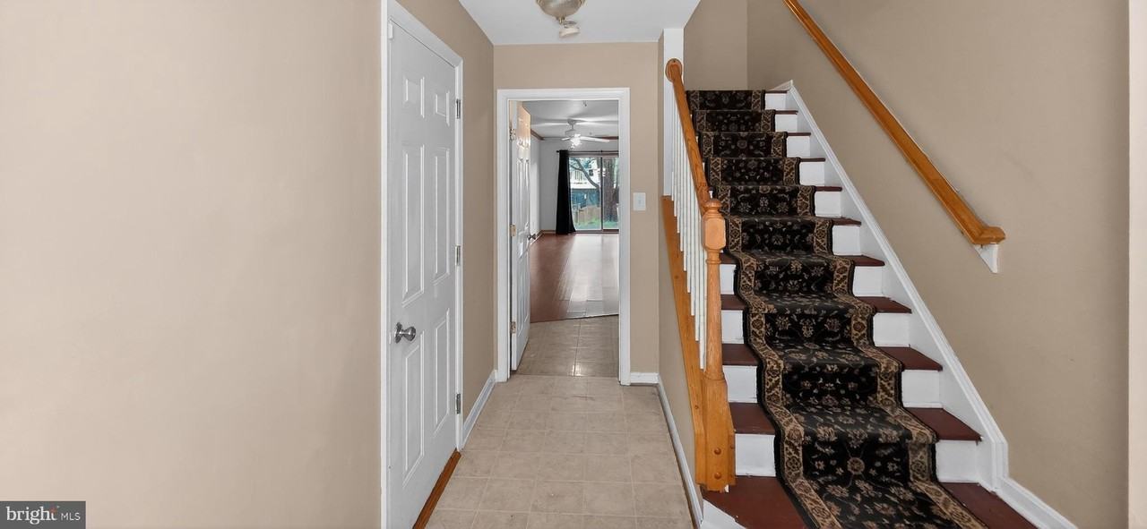 2483 Lakeside Dr - Photo 5 of 37