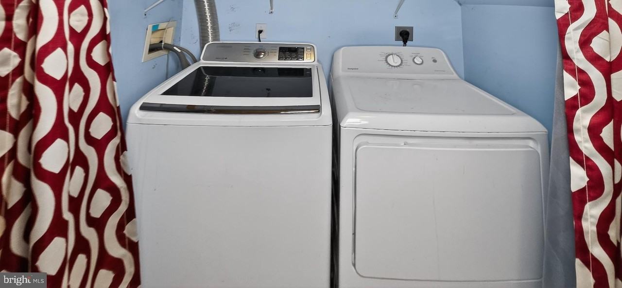 2483 Lakeside Dr - Photo 7 of 37