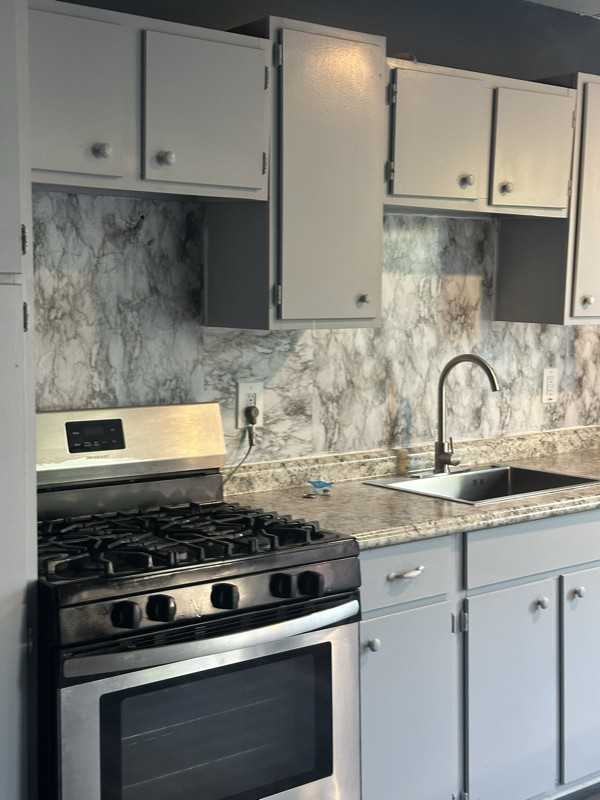 327 6th Ave - Photo 2 of 7