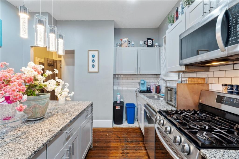 249 Orms St #1 - Photo 5 of 10