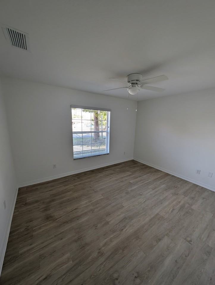 112 Plain View Dr #B - Photo 6 of 10