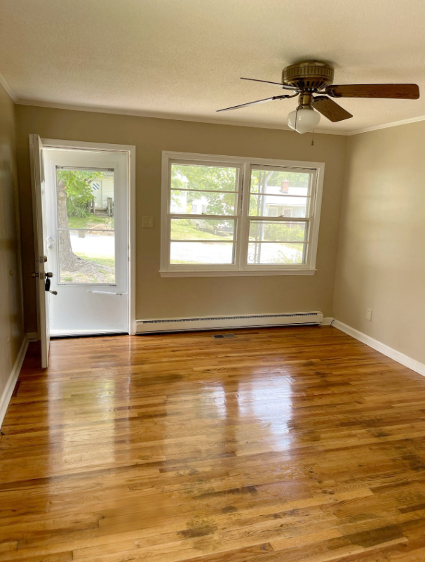 2307 Maywood St - Photo 2 of 12