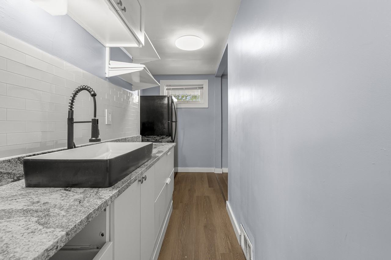 429 Vester St #2 - Photo 4 of 11