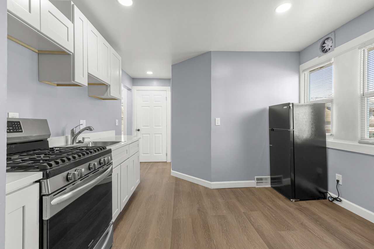 427 Vester St #1 - Photo 3 of 11