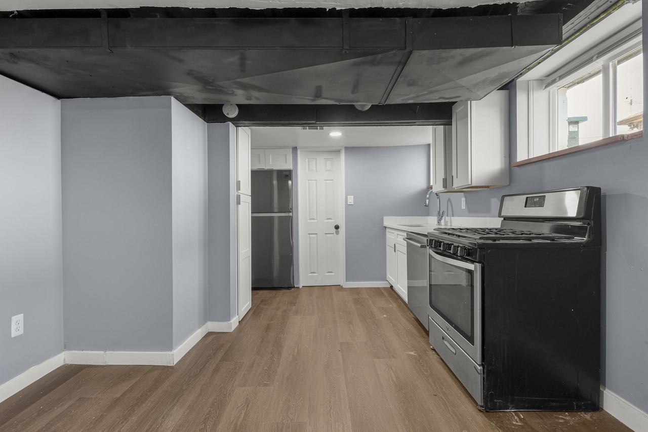 425 Vester St #A - Photo 2 of 11