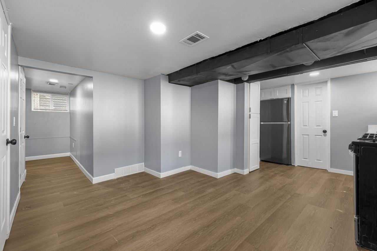 425 Vester St #A - Photo 3 of 11
