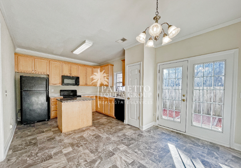 4445 Baylor St - Photo 4 of 20