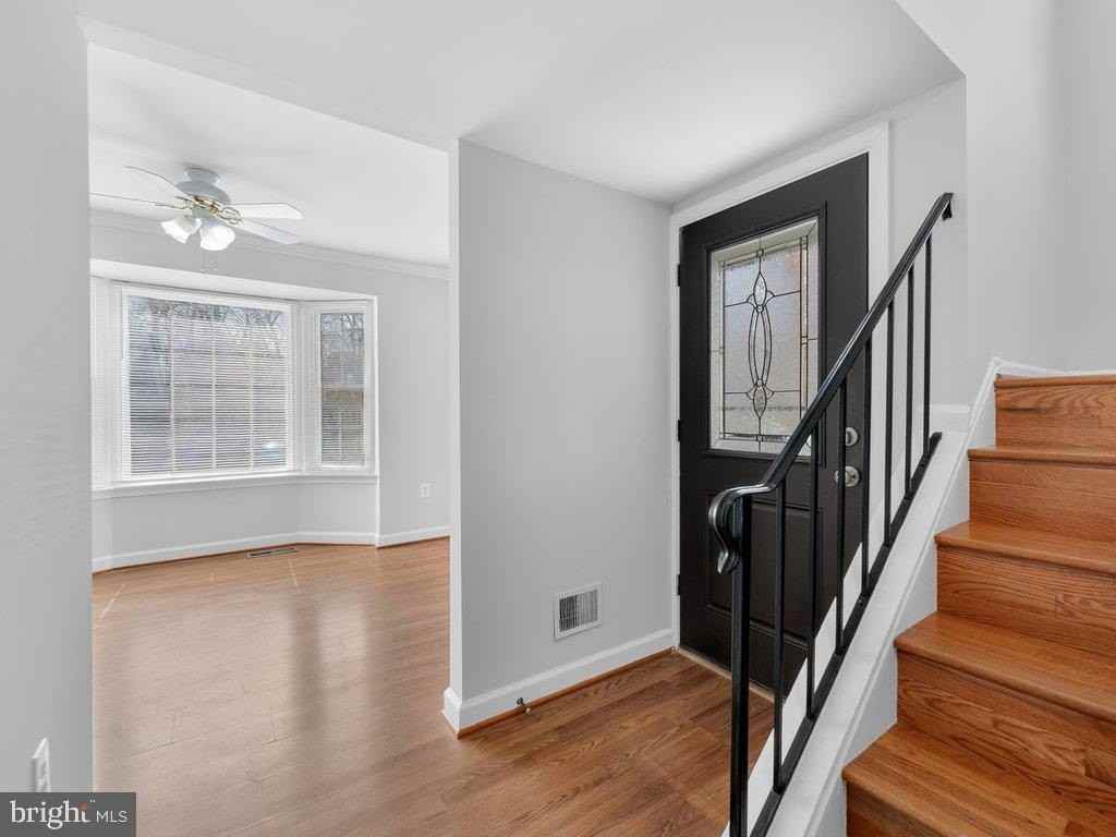 3827 Gawayne Ter - Photo 4 of 45