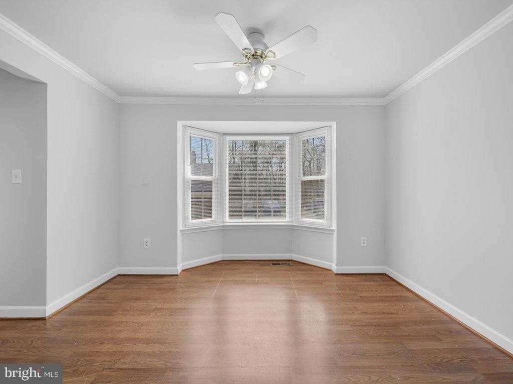 3827 Gawayne Ter - Photo 5 of 45