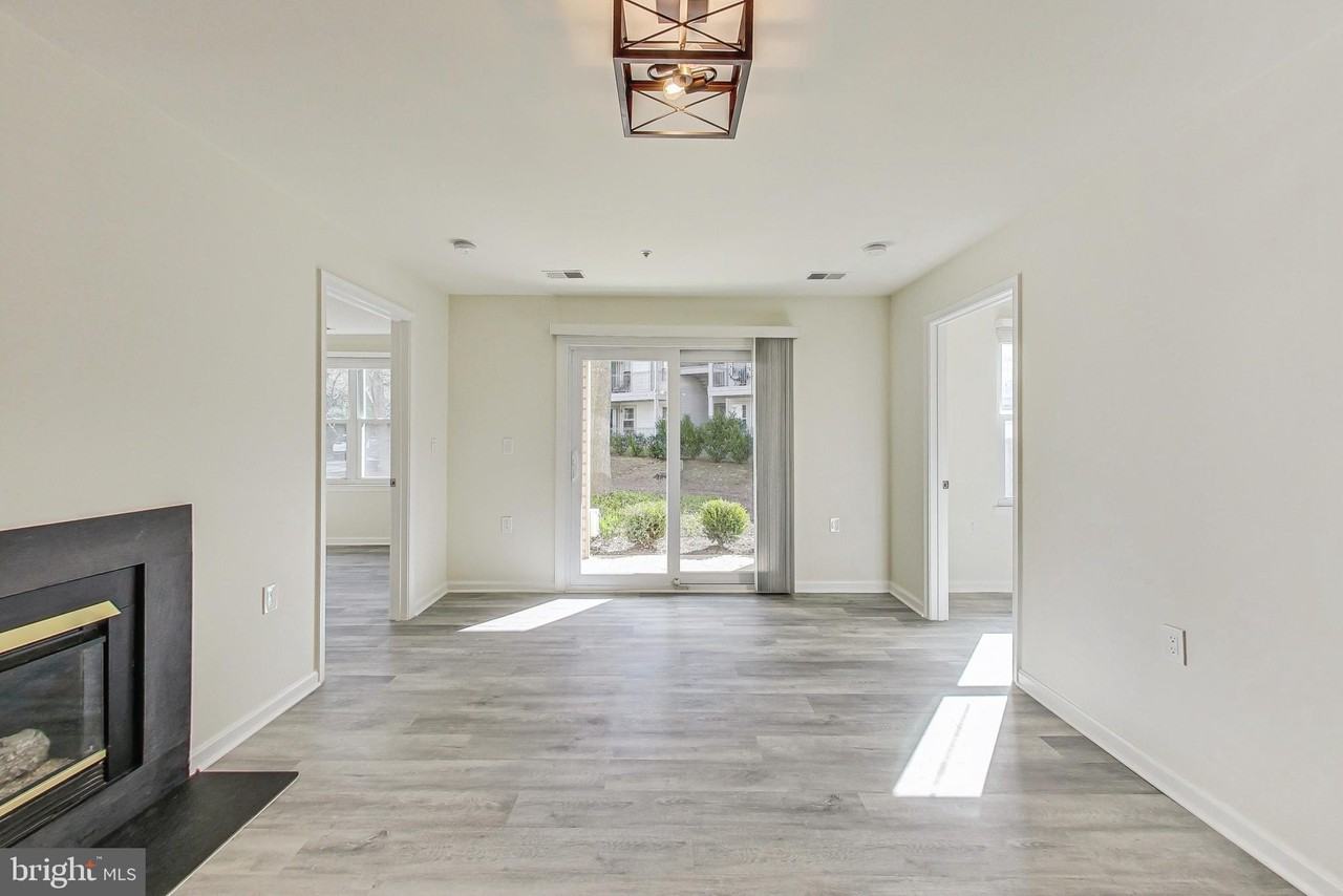 15300 Diamond Cove Ter #4 - Photo 6 of 28