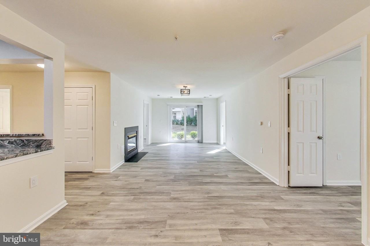 15300 Diamond Cove Ter #4 - Photo 3 of 28