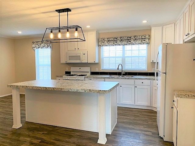 1255 Concord Dr - Photo 4 of 12