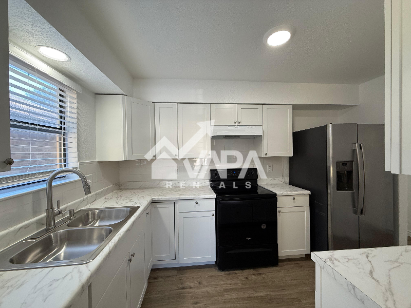 5212 Vinecrest Cir - Photo 3 of 19