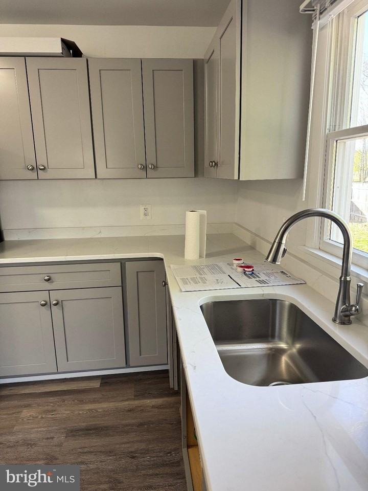 2006 Stevens Dr - Photo 5 of 12