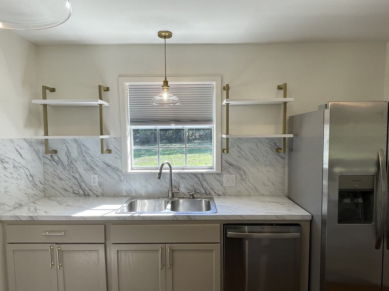 15021 Hillview Rd - Photo 7 of 19