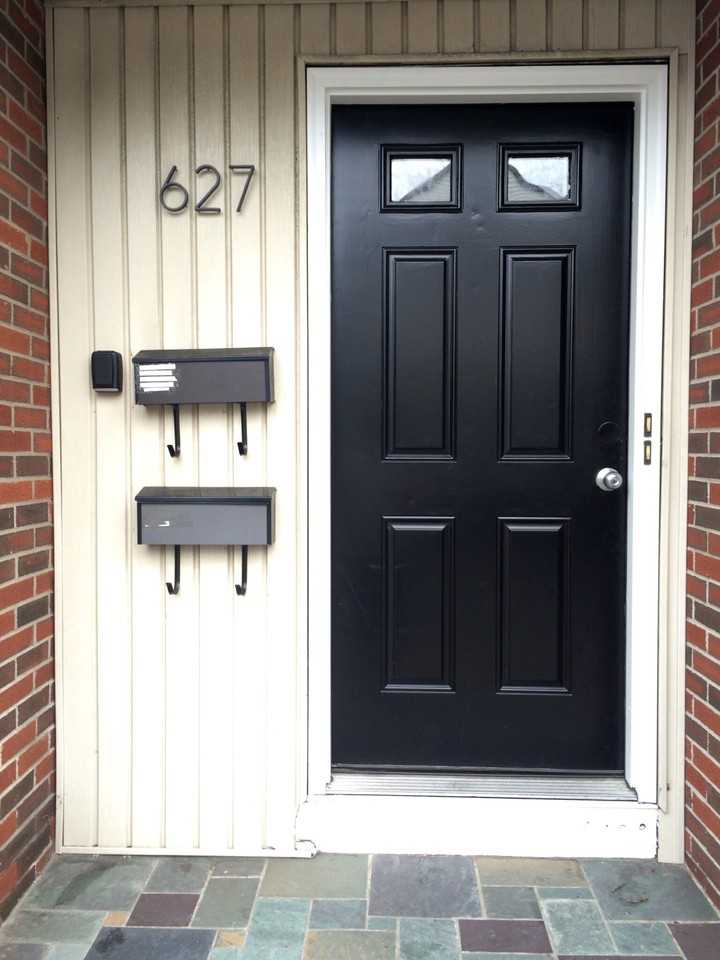 627 Beach St #2R - Photo 5 of 9