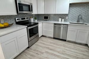 featured image of 2003 Larkhall Rd