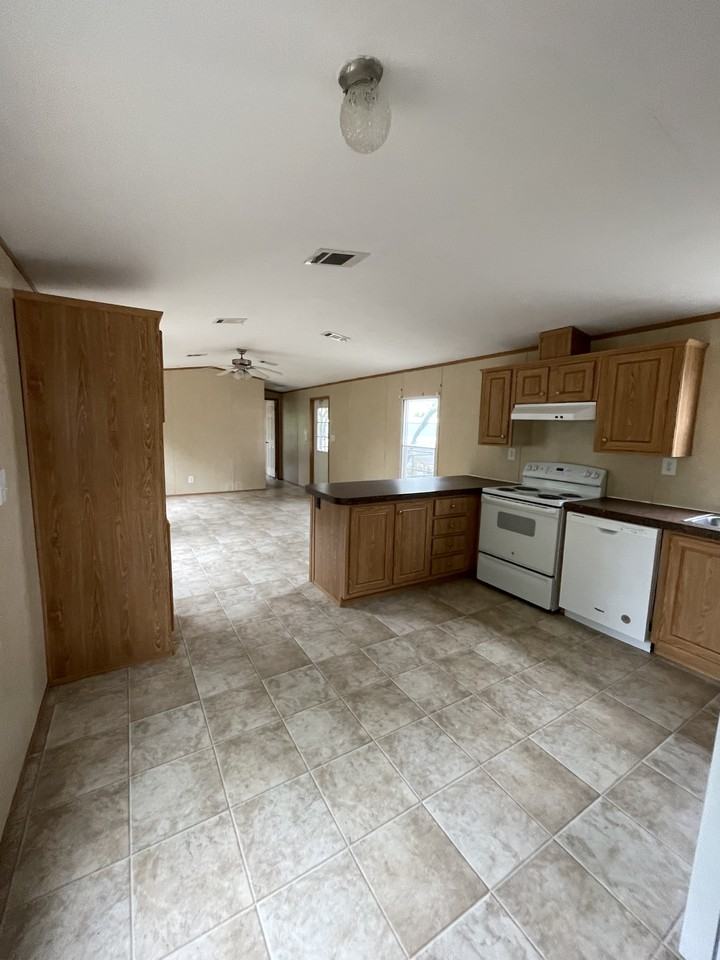 340 Live Oak Rd #10 - Photo 3 of 4