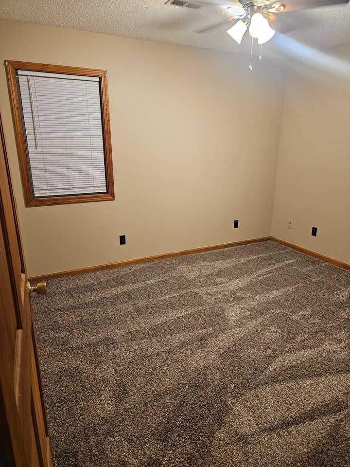 204 W State St #B - Photo 3 of 4