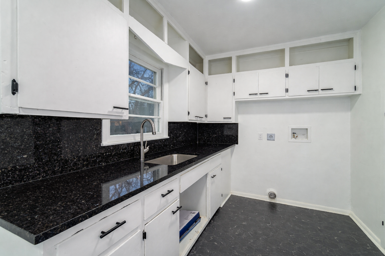 1036 E 61st St N - Photo 5 of 11