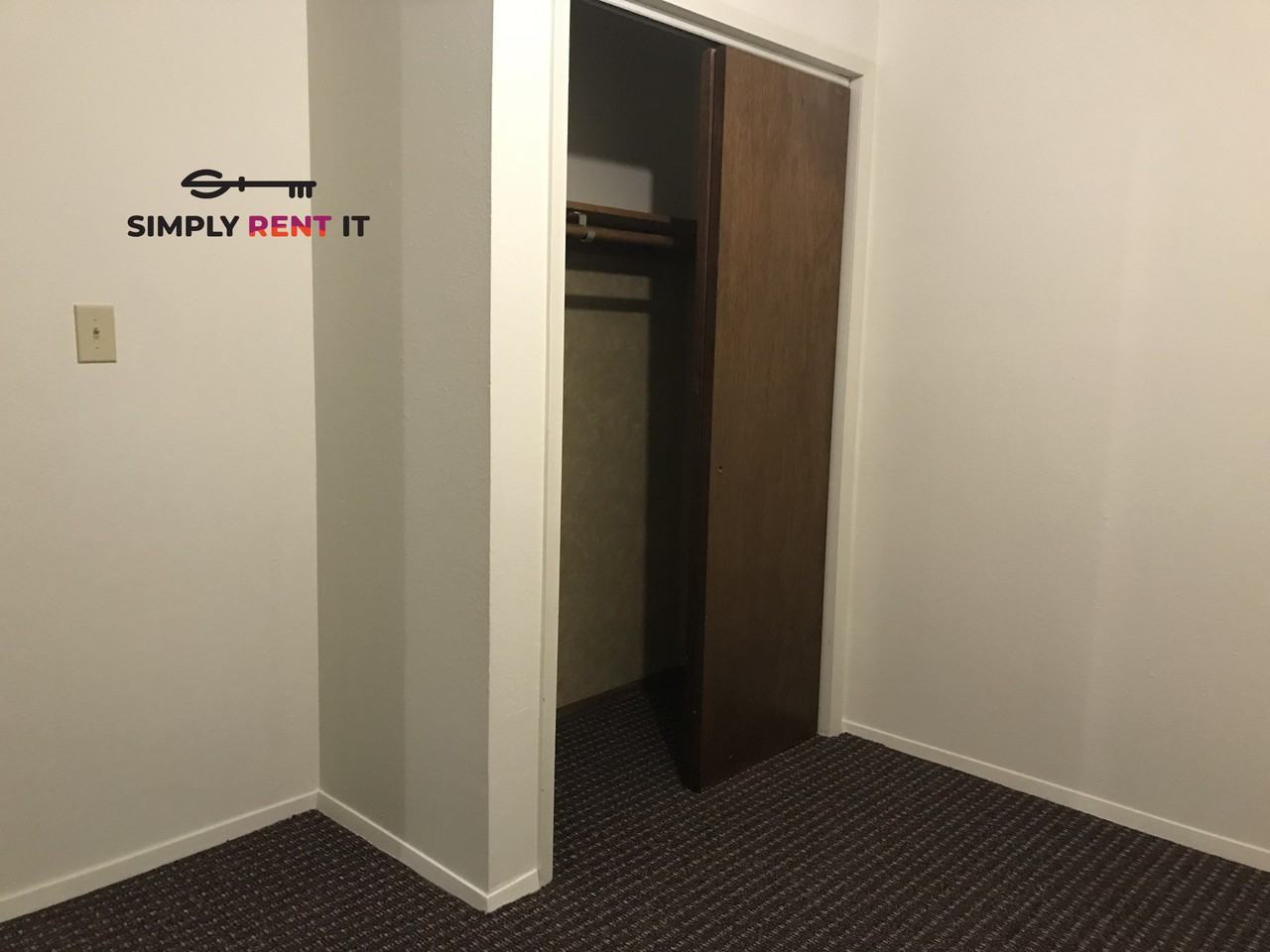 215 N Main St - Photo 6 of 12