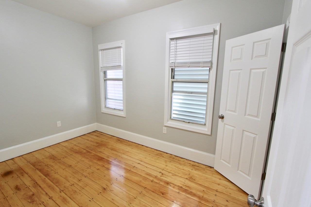 460 Saratoga St #2 - Photo 7 of 11