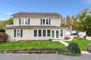 featured image of 387 Pittstown Rd #1