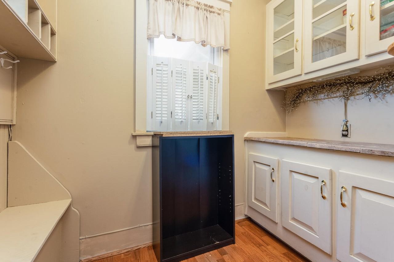 387 Pittstown Rd #1 - Photo 4 of 15