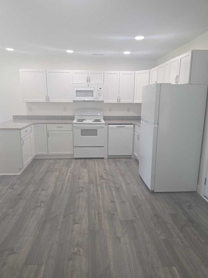 745 River Rd - Photo 5 of 17