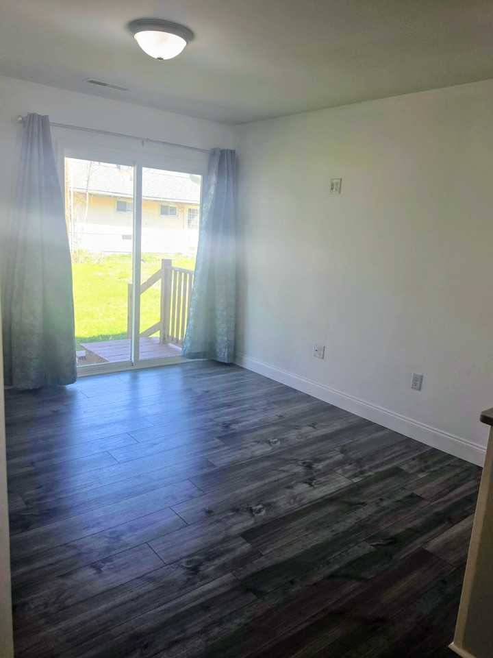 745 River Rd - Photo 7 of 17