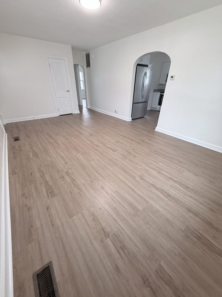 229 E Madison St - Photo 3 of 9