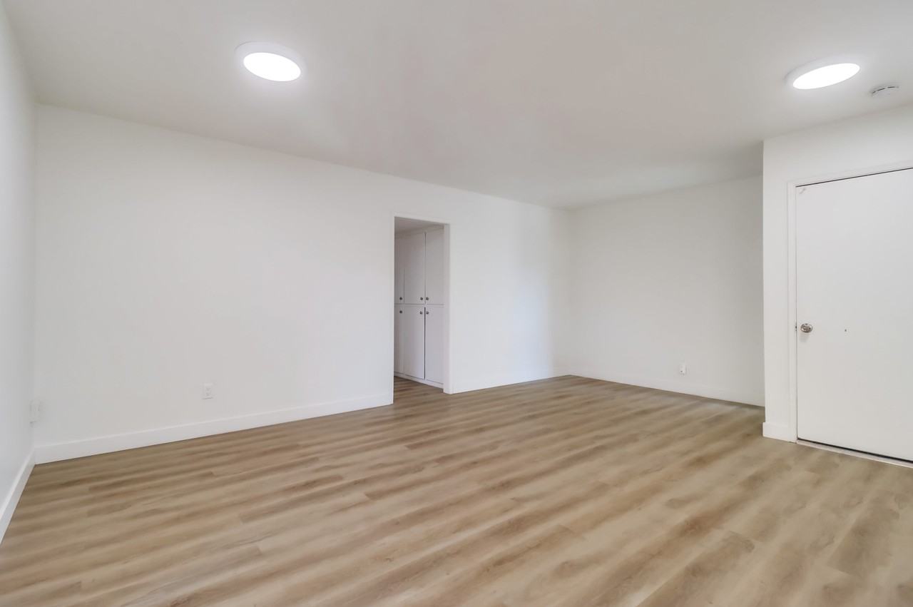 8650 Hurlbut St #8656 - Photo 6 of 31