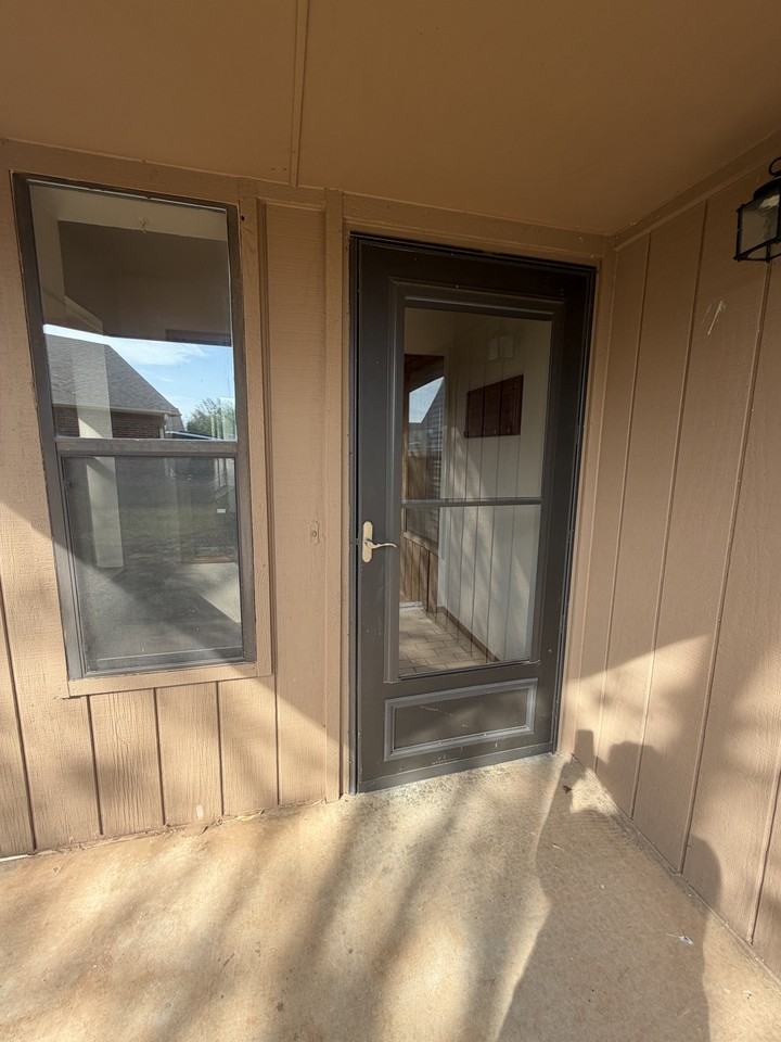 418 Britton Ct - Photo 3 of 18