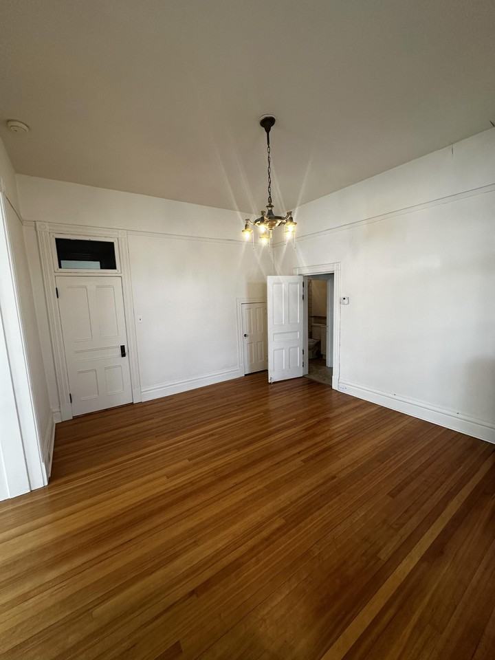 428 Power St #1 - Photo 3 of 9