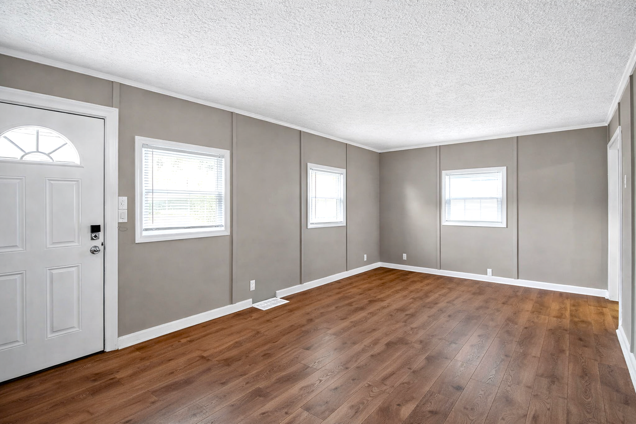 2343 Saint Peter St - Photo 3 of 15