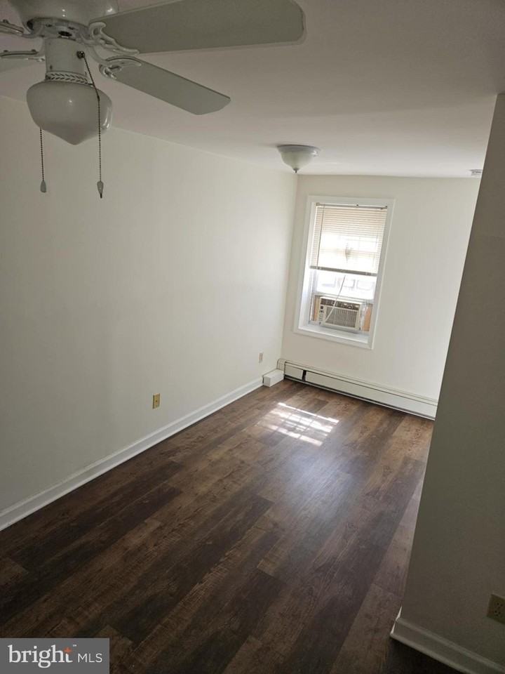 181 Park Ave Apt 6 - Photo 5 of 9