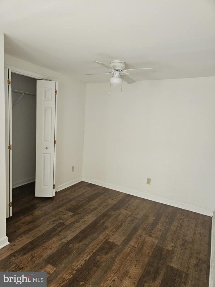 181 Park Ave Apt 6 - Photo 6 of 9