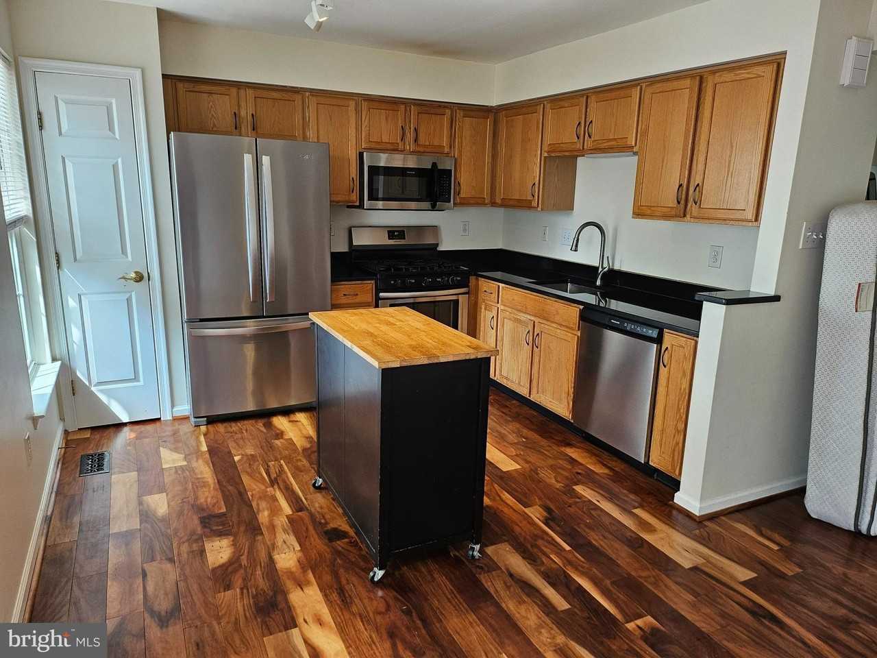 114 Madison Ct - Photo 6 of 23