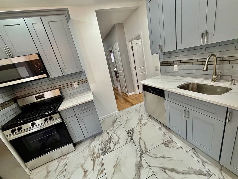 33 Moulton Ave - Photo 2 of 5