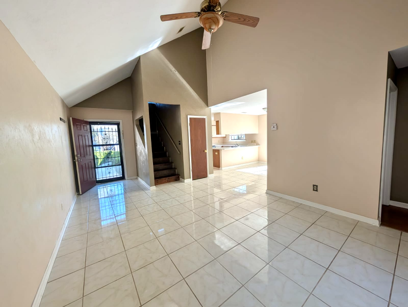 1736 Augustine Pl - Photo 3 of 14