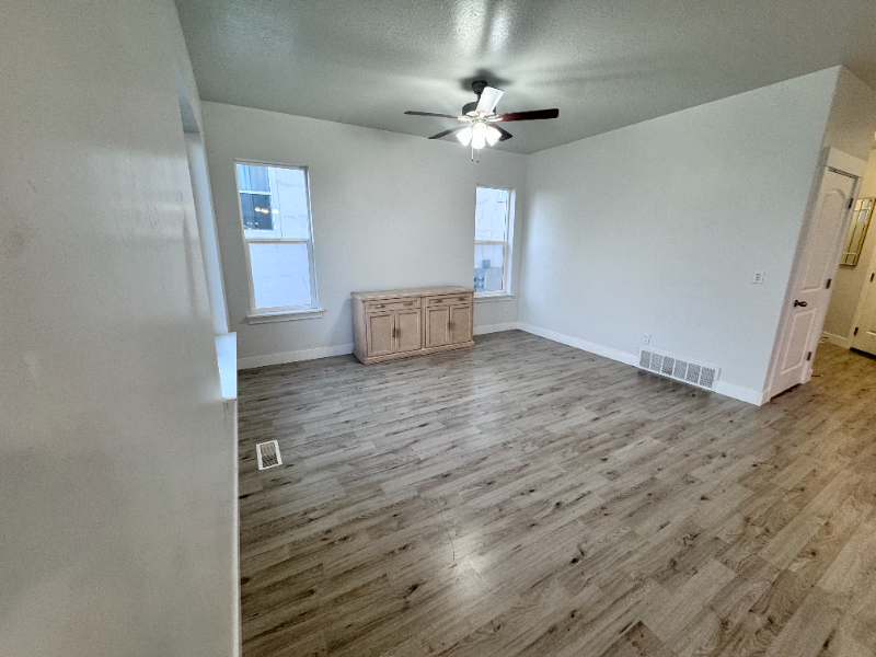 16371 S /W - Photo 2 of 15