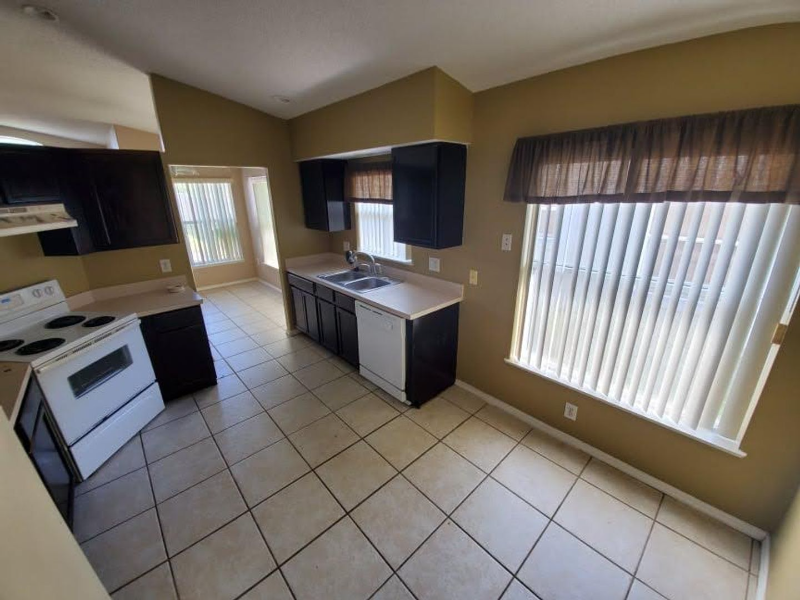 1440 Timberbend Cir - Photo 3 of 10