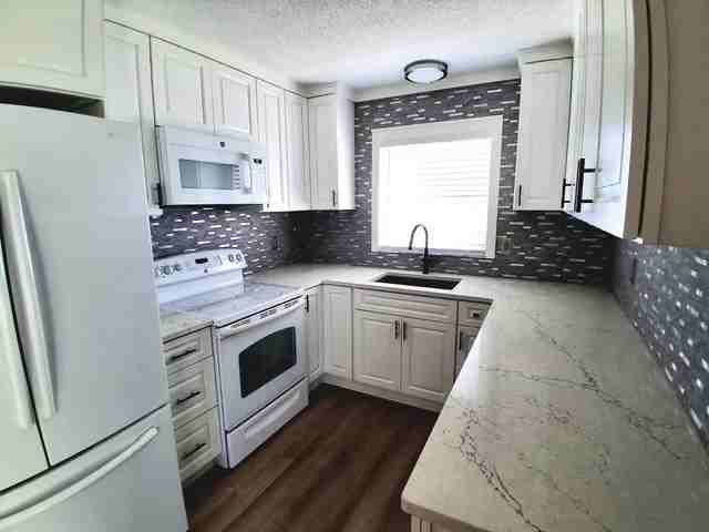 308 Banana St - Photo 5 of 25