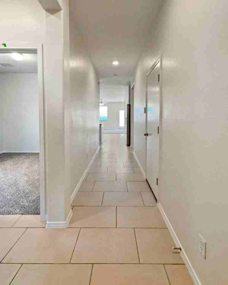 15216 Hunch Ct - Photo 4 of 20