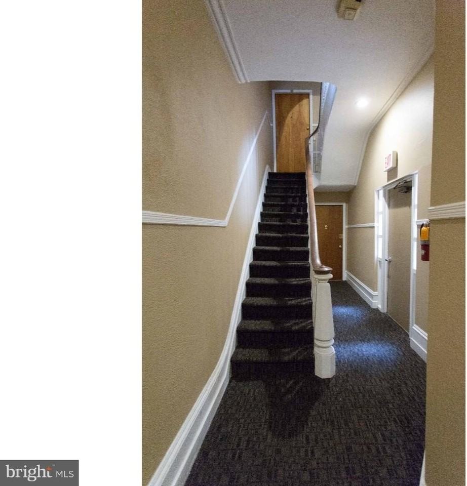 729 Spruce St Unit 1b - Photo 3 of 9