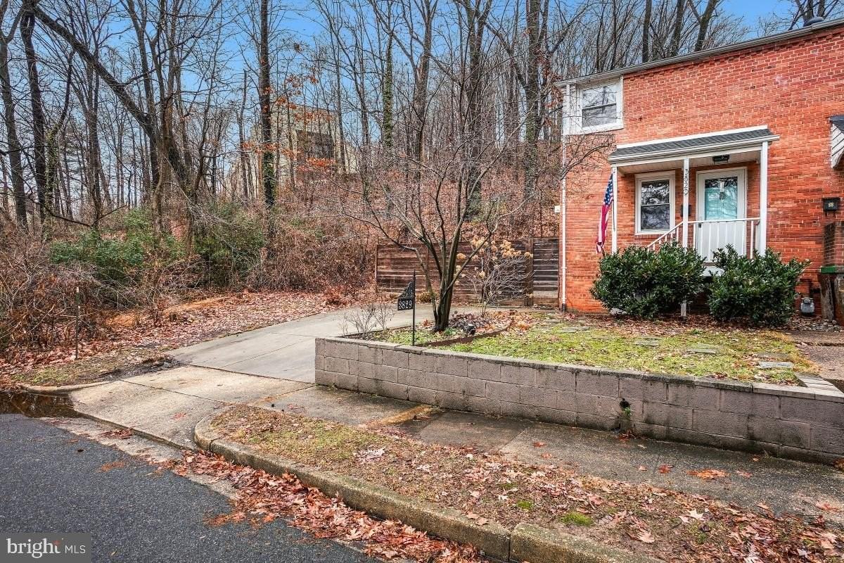 3829 S Four Mile Run Dr - Photo 3 of 36