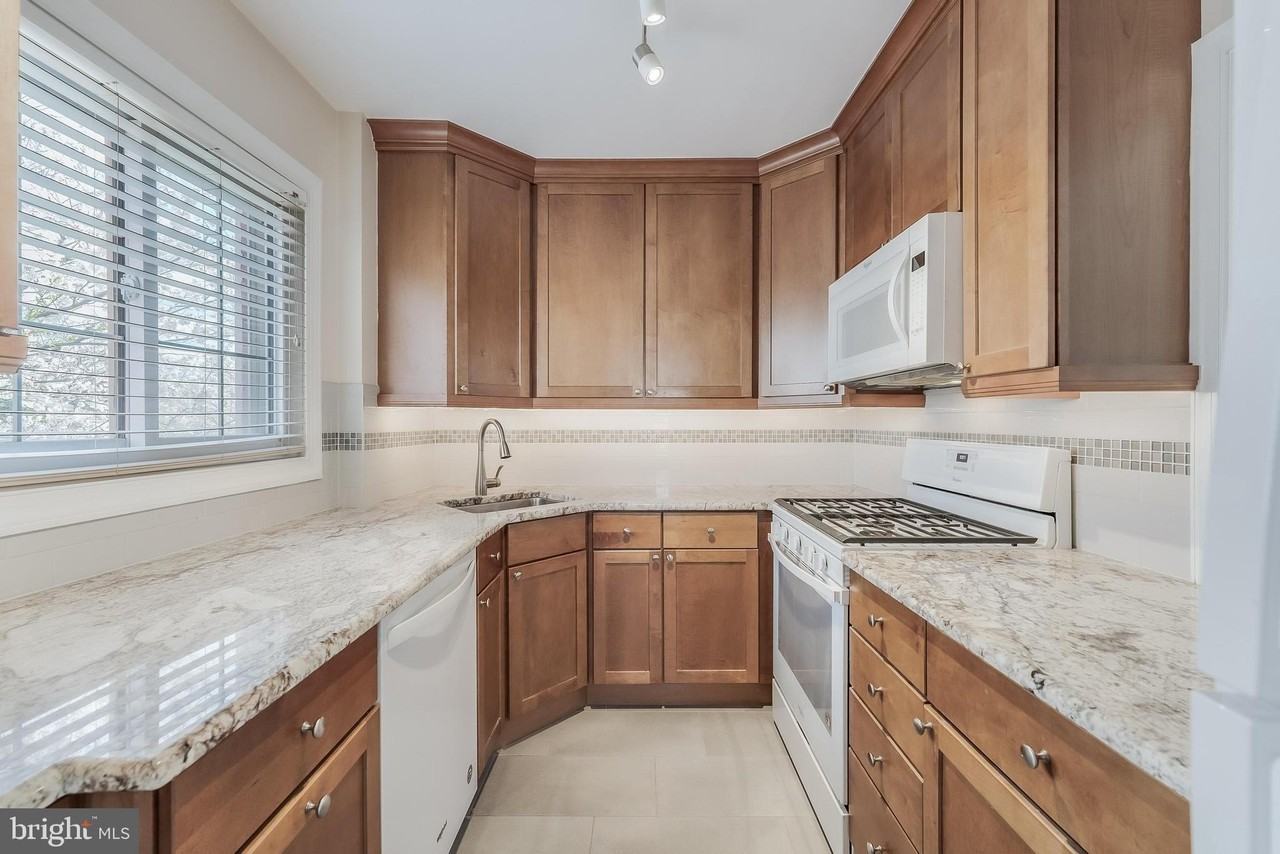 3282 Martha Custis Dr - Photo 6 of 25